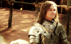 Finn Jones- Loras web news
